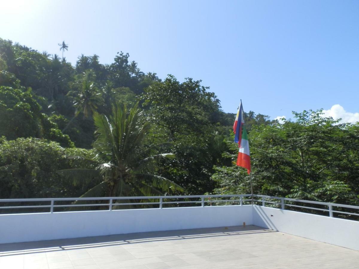 The Blue Pagong Aparthotel Puerto Galera Luaran gambar